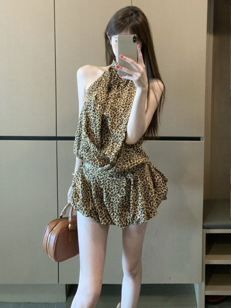 فستان نسائي قصير مطوي بقصة A-l - مراجعة Y2K Backless Halter Mini Dress وسعره